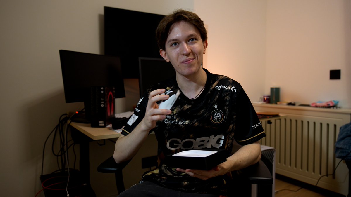 ᵂᴱᴿᴮᵁᴺᴳ BIG Fortnite reacts to the Logitech G PRO X2 Superstrike