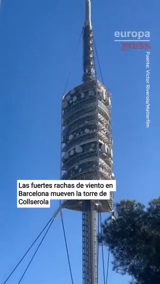 Las fuertes rachas de viento en Barcelona mueven la torre de Collserola
