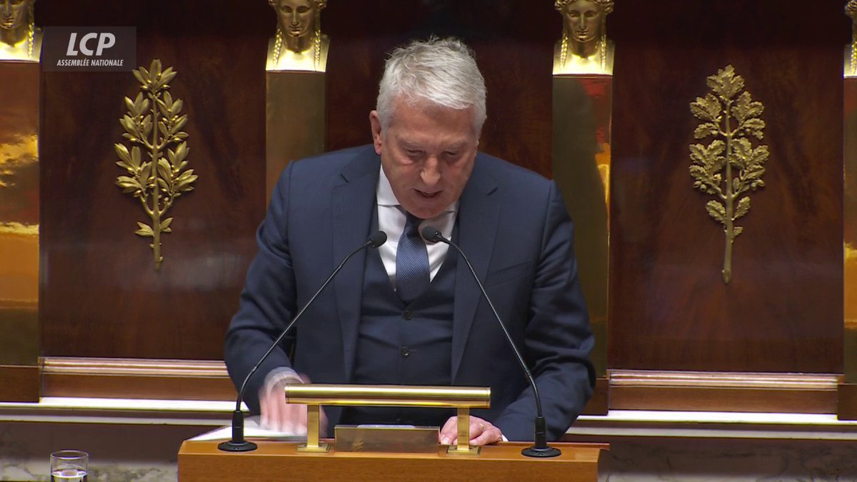Le bloc bourgeois raciste est vent debout contre le projet de loi sur la concentration des médias parce que s’il n’a pas les chaînes pourries des milliardaires pour cracher les mensonges racistes qui le font vivre, il disparaît