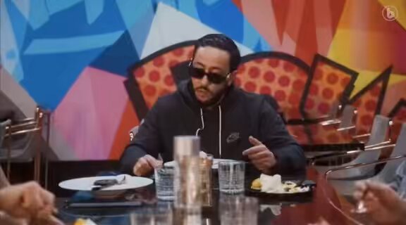 On se remet cette excellente vidéo de Lacrim qui parle du business model et de l’industrie de la musique en France… Il faut savoir écouter les anciens…