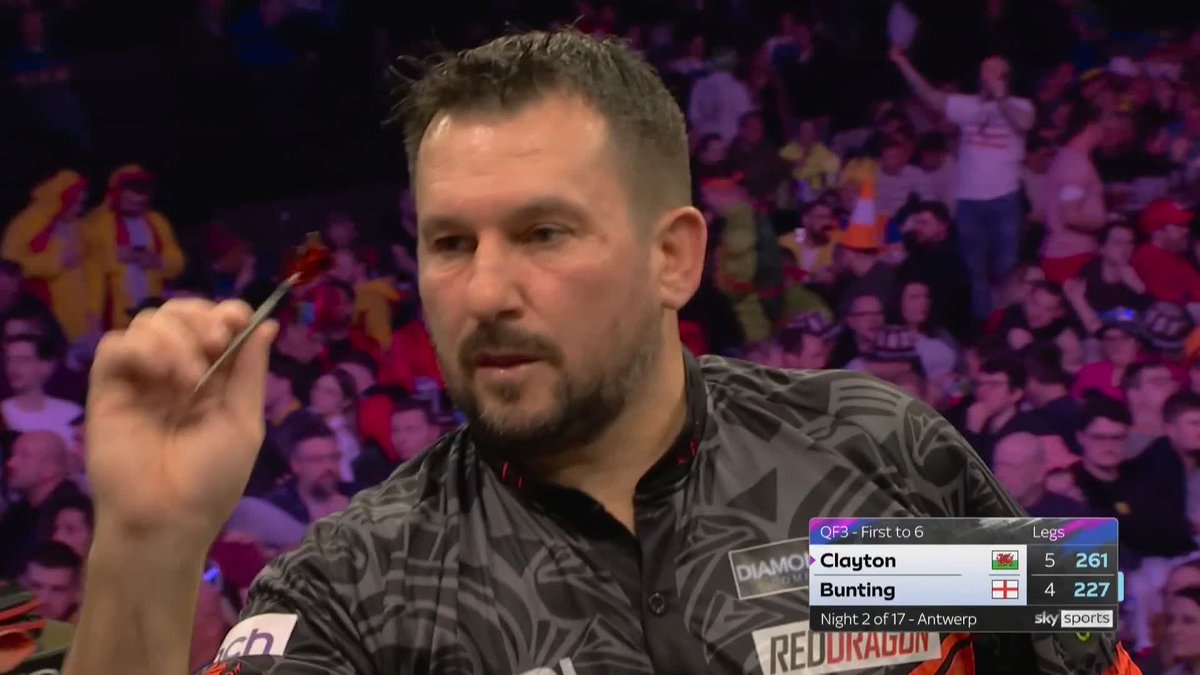 THAT IS INCREDIBLE FROM JONNY CLAYTON!! 🤯 From 4-0 down, his level went through the roof as he won six legs on the spin to beat Stephen Bunting 6-4. WOW 👏 📺 #PLDarts