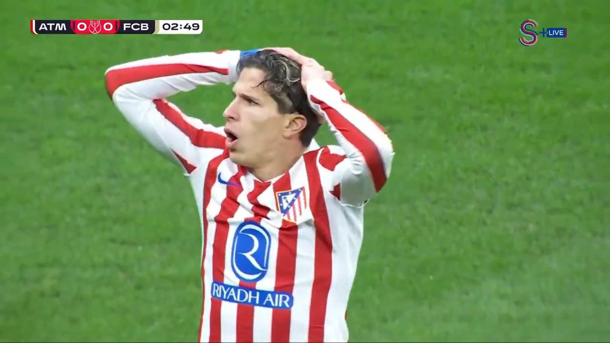 Maçın ilk büyük tehlikesi Atletico Madrid'den geldi! 👀