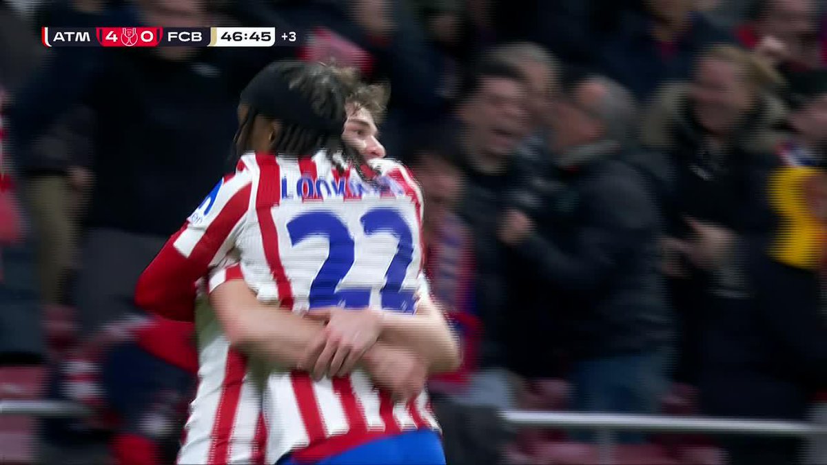 ABSOLUTE PANDEMONIUM AS ATLETI GO UP 4-0 OVER BARCELONA!! UNREAL SCENES 😱