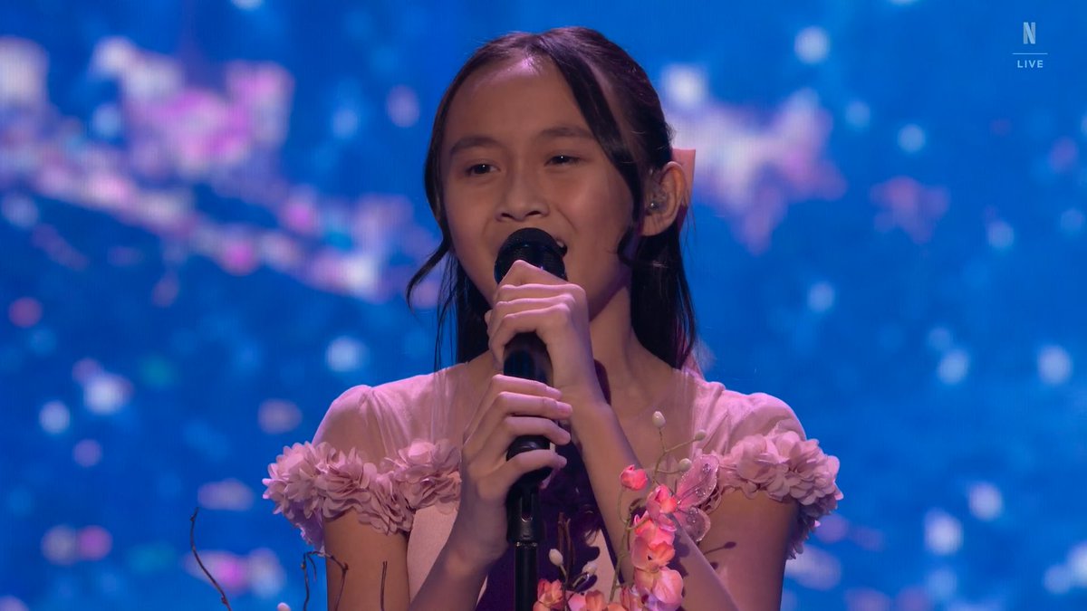 Madison Lauren claimed the Champion title with her performance of "A Million Dreams" from The Greatest Showman #StarSearch
