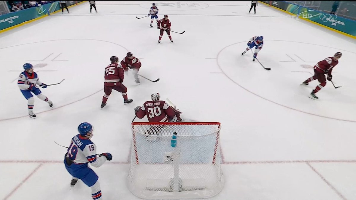 🚨 Akce jako z exhibice. Američané 🏒 rozebrali Lotyše a Brock Nelson podruhé rozvlnil síť. 🇱🇻⚔️🇺🇸 Přímý přenos sledujte na ČT sport. 📺