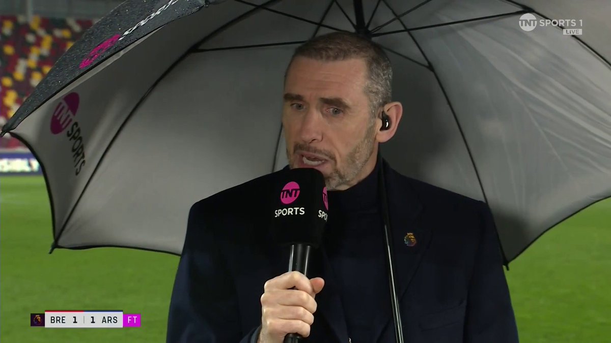 "It feels at the moment, he [Arteta] doesn’t fancy him" 🤔 Martin Keown and Peter Crouch discuss Eberechi Eze’s recent struggles at Arsenal following his half-time substitution 🔄 🎙️ Lynsey Hipgrave | 📺 TNT Sports &amp; discovery+ UK