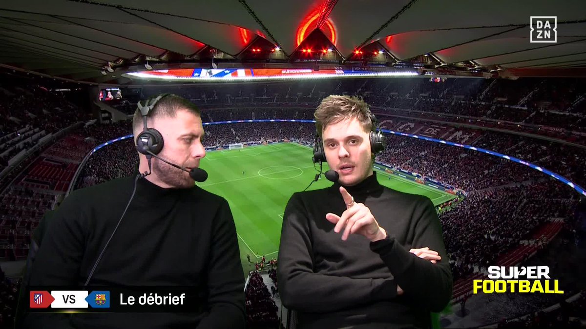 « 𝗖𝗛𝗔𝗠𝗣𝗜𝗢𝗡 𝗗𝗨 𝗠𝗢𝗡𝗗𝗘 𝗚𝗥𝗔̂𝗖𝗘 𝗔̀ 𝗧𝗢𝗜 ! » La dédicace touchante d’Antoine Griezmann 🇫🇷 à Samuel Umtiti 🇫🇷 sur le maillot qu’il lui a offert. 🥺 Big respect Grizou. ❤️ 🎥 DAZN France