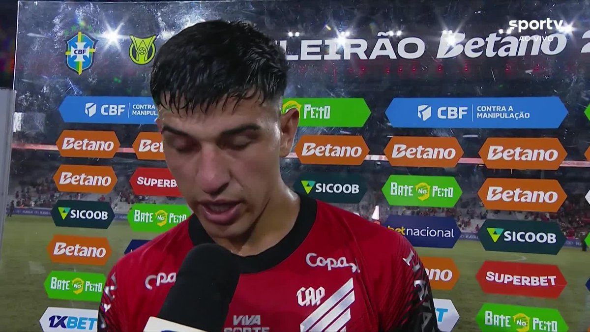 Após a partida, Esquivel falou sobre o lance do segundo do Athletico-PR, afirmando que falou para os companheiros prestarem atenção na primeira trave. #Futebol #Brasileirão #AthleticoPR #Santos