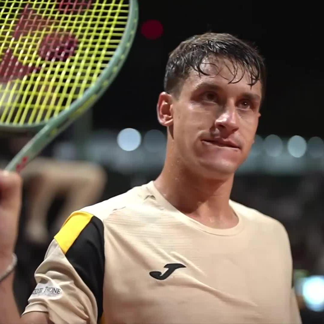 ¡SIGUE DE RACHA! 🔝 Camilo Ugo Carabello venció 6-2 y 7-5 a Mariano Navone y está en cuartos de final del Argentina Open.