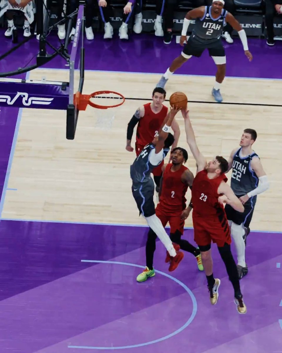bird's eye view of Ace's alley-oop to himself just goes hard 😮‍💨 Key moments unlocked by 1Password, exclusive security partner of the Utah Jazz. #TakeNote