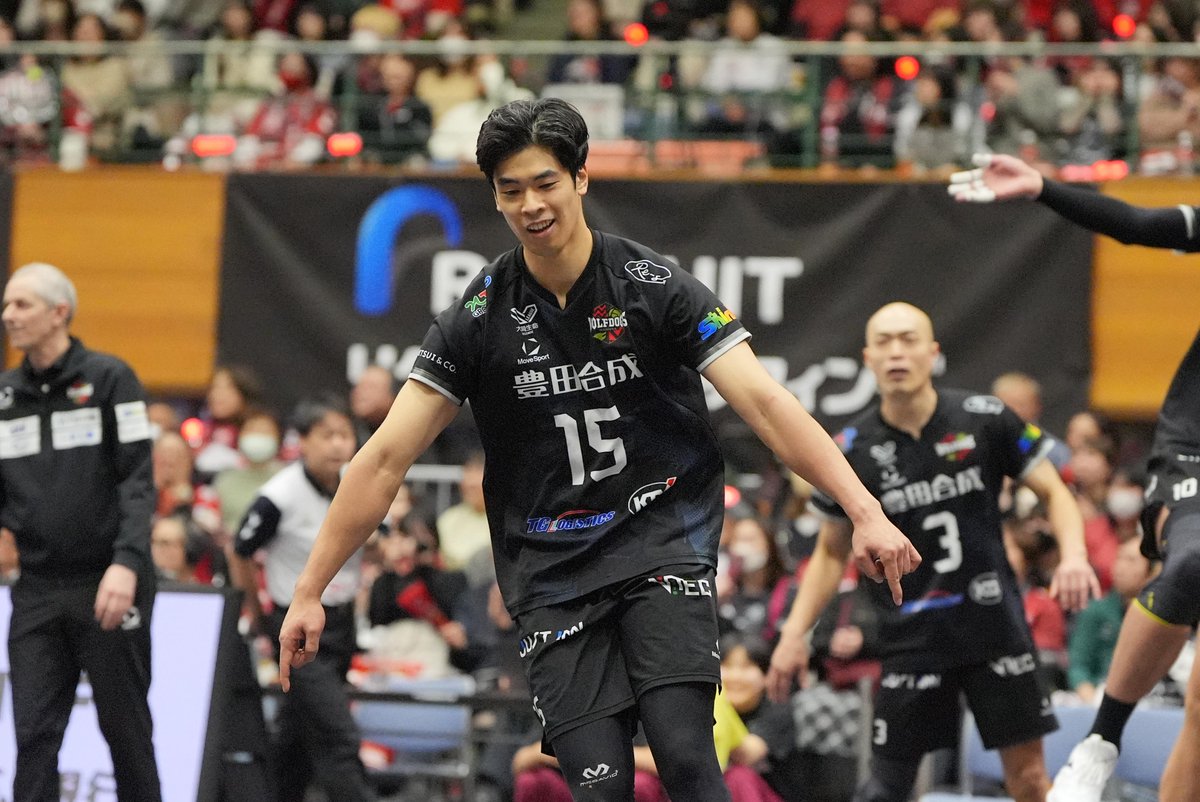 Kento Miyaura adds defense ✅ to his job description 😎 📺 Watch the replays on VBTV: 🏐 #SVLeague #Volleyball
