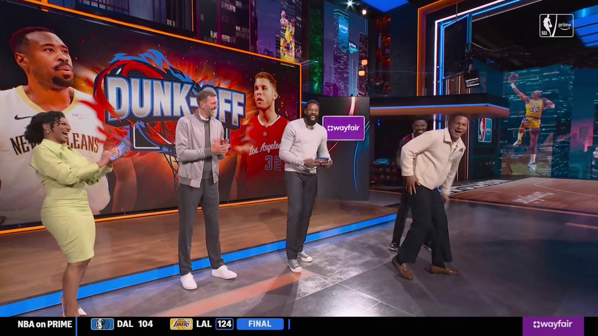 Blake Griffin and DeAndre Jordan just had a dunk contest with judges scoring their hand-picked in-game career dunks