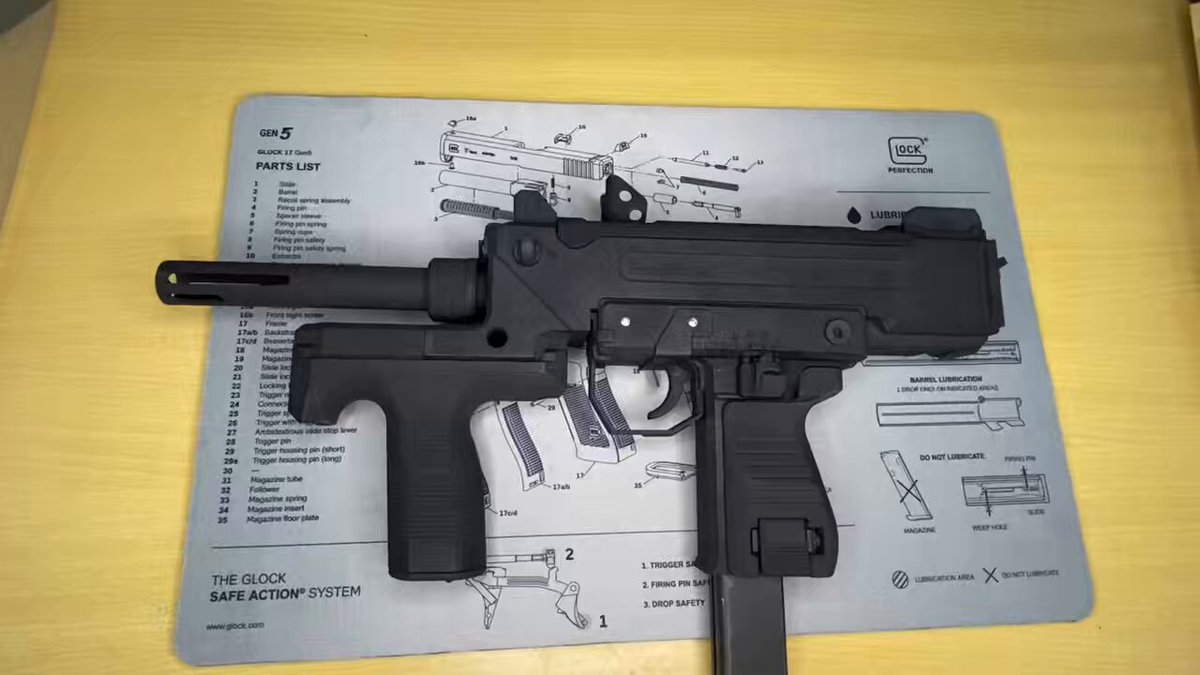 9mm機関けん銃 GBBがガンガン動いた〜🎶 3.5気圧のエアーでテストしています。 ちょっと長めの動画ですが観て下さい👍 #自衛隊