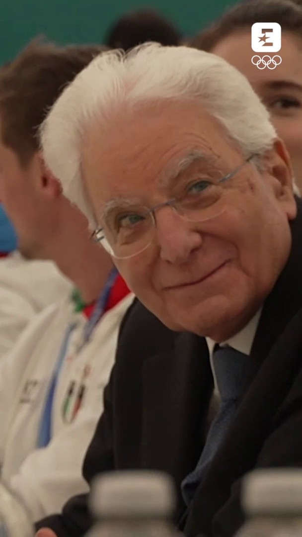 Il presidente Mattarella ha pranzato con gli atleti azzurri a Casa Italia. Quanti vorrebbero essere al posto suo?