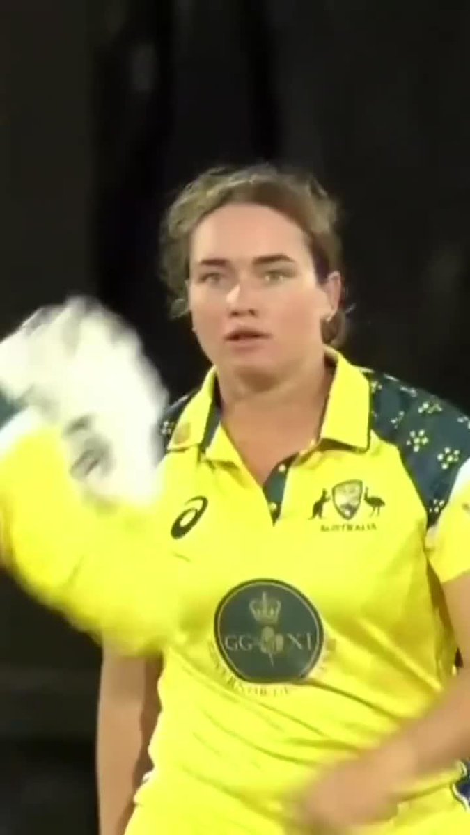 Harmanpreet Kaur is gone after Chloe Ainsworth gets this one straight through. #GGXIvIND