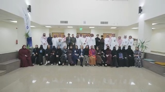 رحلة تتحول فيها الأفكار البحثية إلى مشاريع استثمارية واعدة.. برنامج "تسريع الابتكار من البحث إلى السوق" يختتم المرحلة الأولى من المعسكر التدريبي في #كاكست، بمشاركة 15 فريقًا بحثيًا لتمكينهم من تحويل ابتكاراتهم إلى شركات ناشئة تسهم في تعزيز منظومة الابتكار بالمملكة.