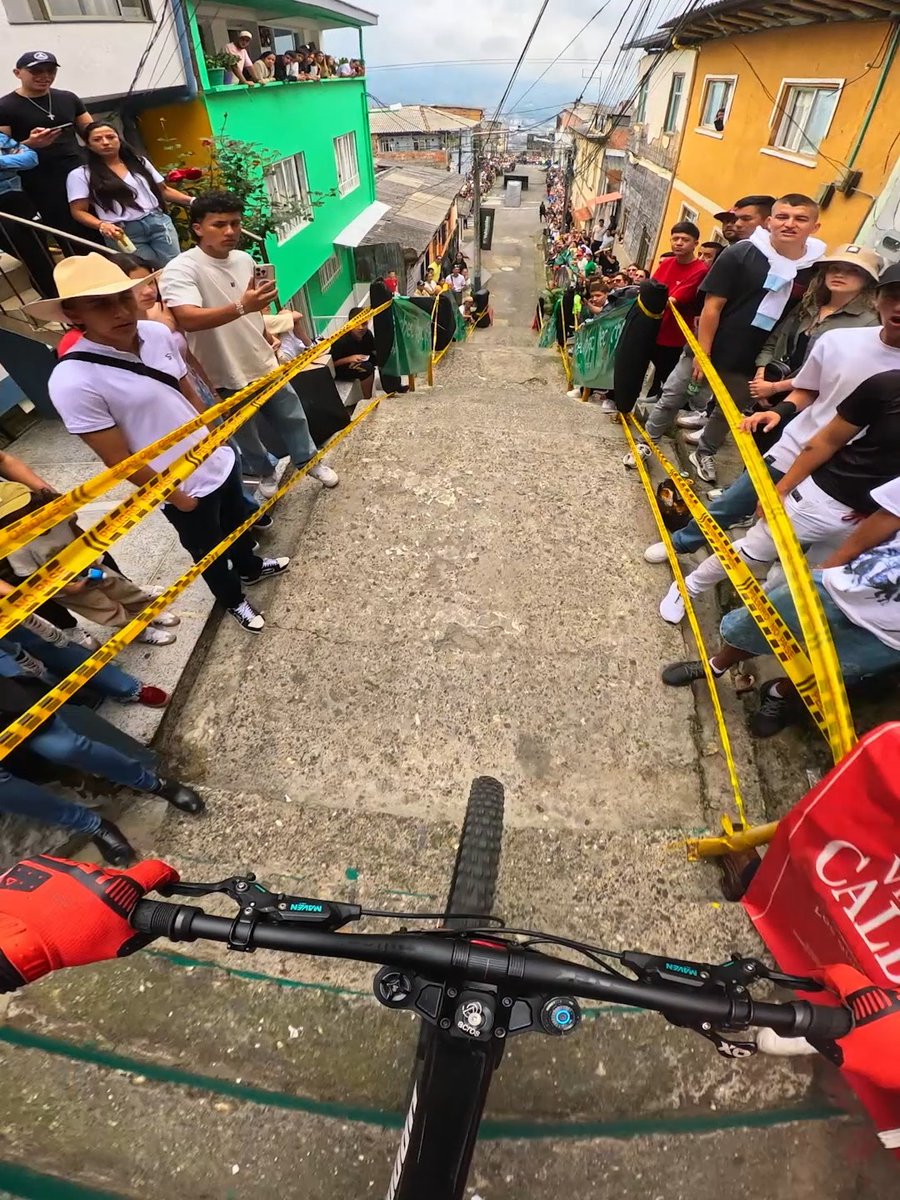 City streets vs. GoPro Athlete Felipe Agurto 🏁 📍 Downtown Extremo Manizales, Colombia 🎥 #GoProHERO13 Black Ultra Wide Edition. #GoPro #POV #Bike