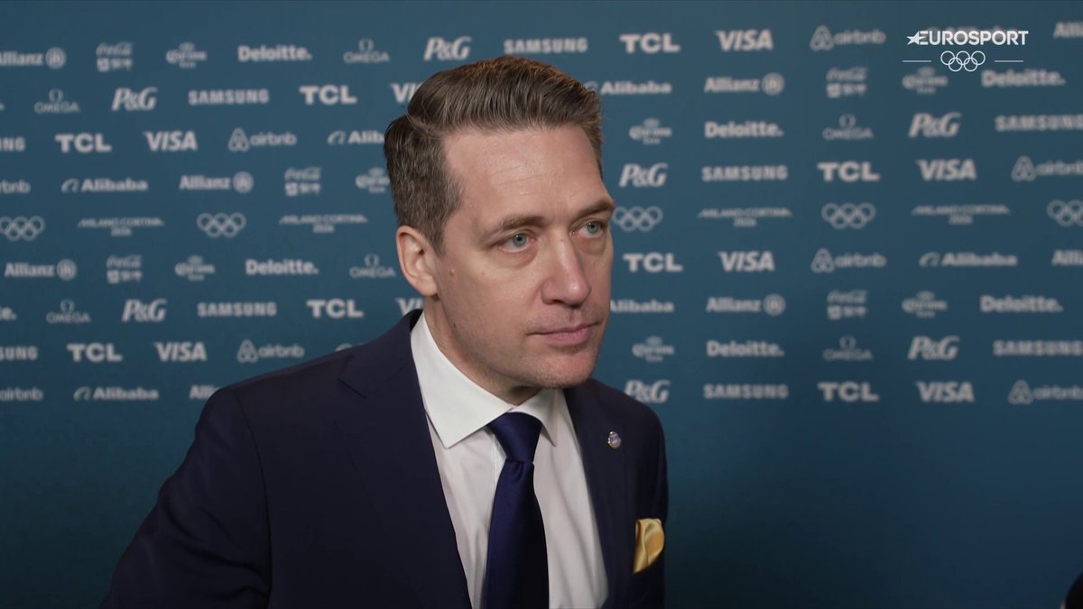 "Du har ett lag. Om du har 18 eller 20 spelare dressade så är det vårt jobb att fördela istid oavsett vad det står på ryggen." Sam Hallam om laguttagningen och fördelningen av istid. 📲 Streama hela OS i Milano Cortina 2026 på HBO Max och se det bästa på Eurosport 1.