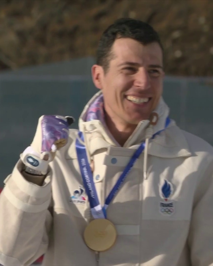 💙🤍❤️ La Marseillaise en l'honneur de Quentin Fillon Maillet, champion olympique du sprint ! #MilanoCortina2026