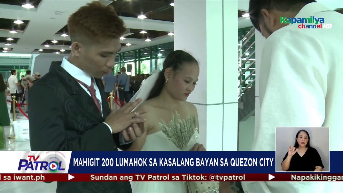 "Heart na lang tayo d'yan sa gilid" 🫶 Napa-heart na lang sa screen ang reporter na si Raphael Bosano nang tanungin ni "TV Patrol" anchor Karen Davila kung may date na siya, isang araw bago ang Valentine’s Day.