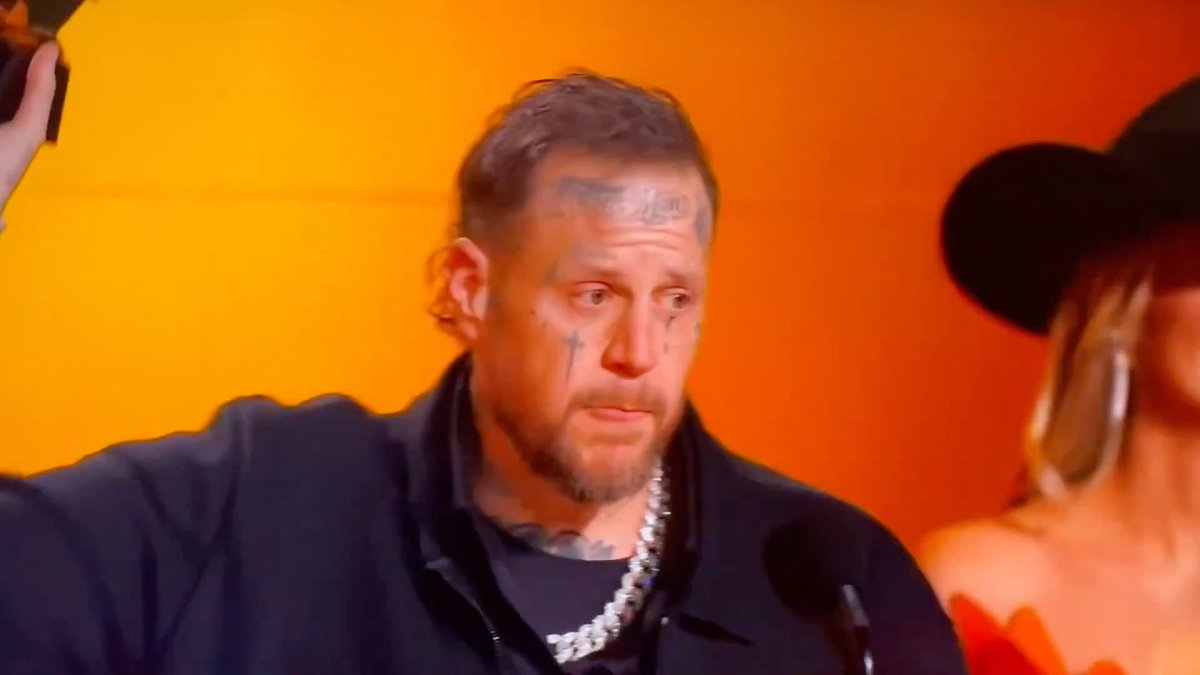 If you agree with Jelly Roll that Jesus Christ is King, give a 👍