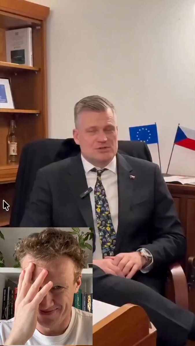Turek naskakuje na NIMBY paniku okolo větrných elektráren, kterou ve velkém budují dezinfo kanály. Turek se očividně se snaží odvrátit pozornost od své naprosté nekompetentnosti. Daří se mu ovšem spíše... Pravý opak. No a po tomhle videu mi ho začíná být až trochu líto :)
