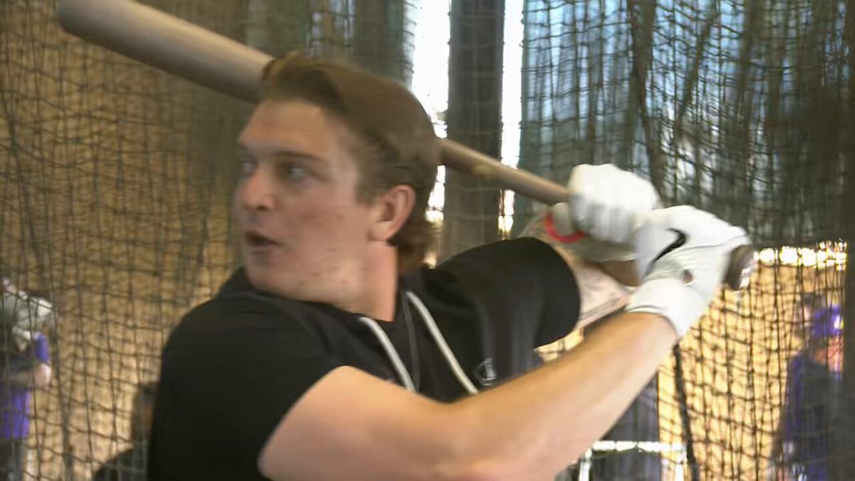 Some early looks at the new and improved Zac Veen in the cage!