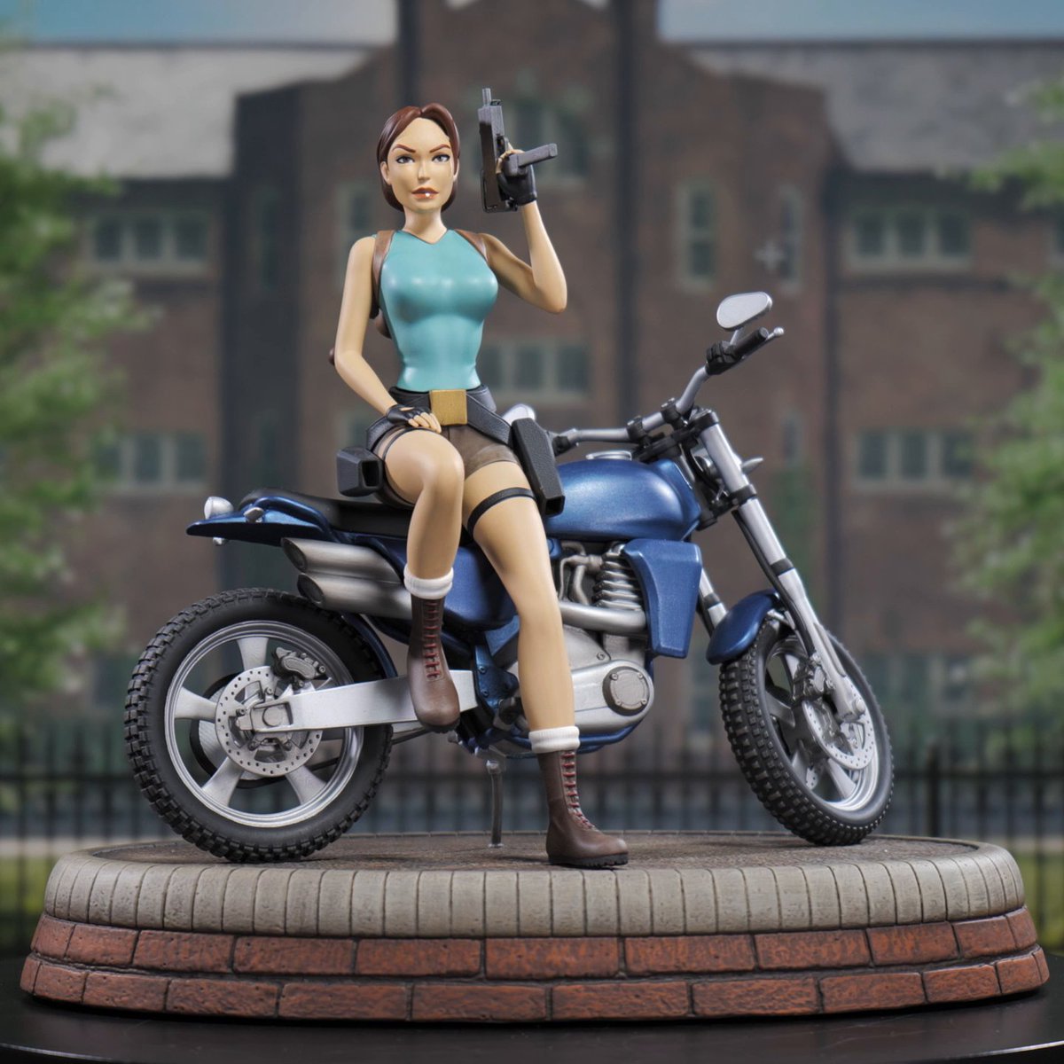 The Tomb Raider: Lara Croft - Classic Motorbike Premium Statue is available for pre-order! At 9” tall, #LaraCroft poses alongside her iconic motorbike. Limited to 500, don’t miss this legendary collectible 🏍️ Dark Horse Direct #TombRaider