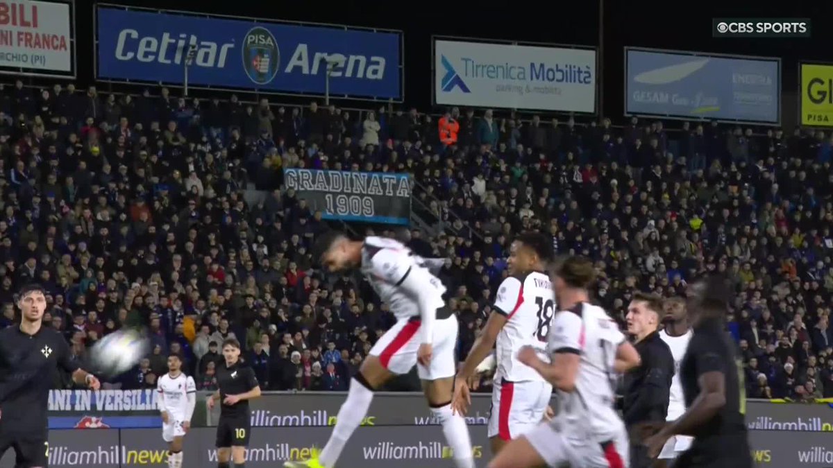 Ruben Loftus-Cheek in perfect position to receive Zachary Athekame’s cross 🤝