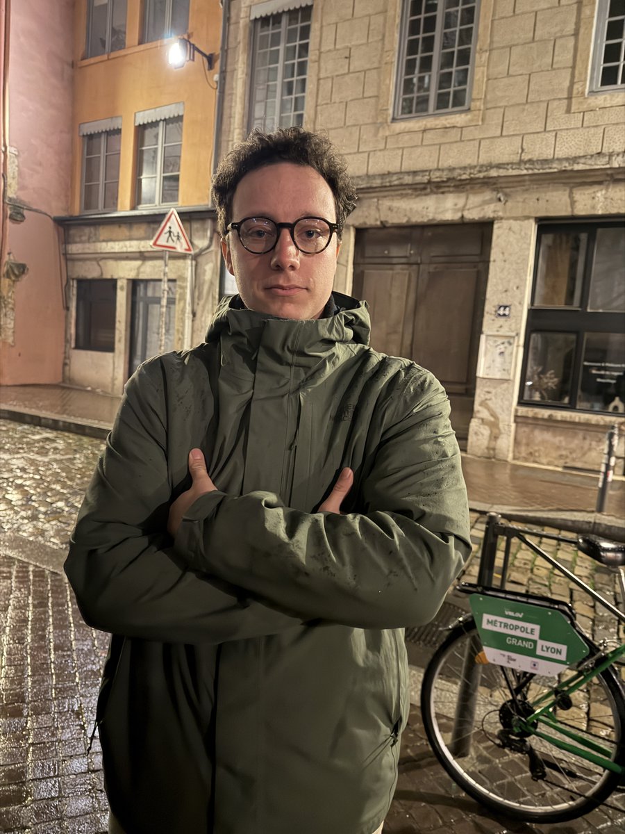« Quentin a juste voulu défendre ses idées et des femmes » témoigne Guillaume. « Tuer quelqu’un pour ses idées, je trouve ça complètement fou. En tant que Lyonnais, je suis dévasté. »