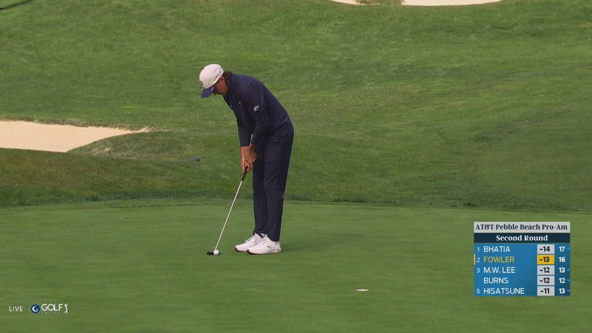Rickie Fowler ties the lead (-14) with a birdie on Spyglass Hill No. 17. 📈