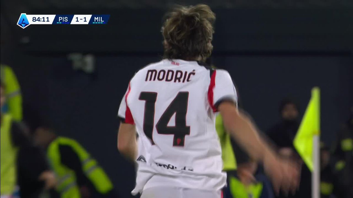 GOLAZO DE LUKA MODRIC SOBRE EL FINAL DEL PARTIDO. 🔥🇭🇷 Viejos son los trapos. Inoxidable.