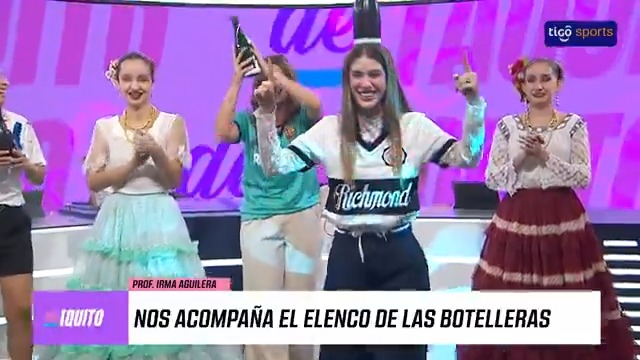 👏💃Betha mostró su habilidad para la tradicional danza paraguaya de la botella y se ganó el aplauso de todas. #DeTaquito