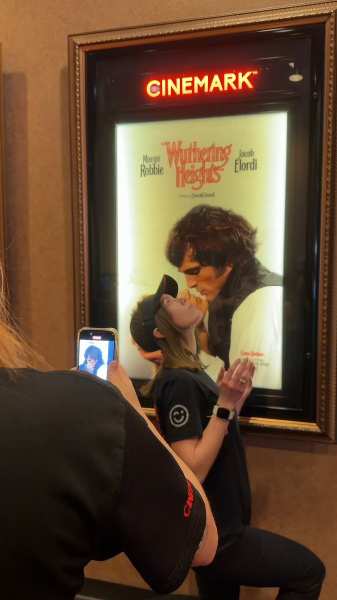 It's called ~method acting~ "Wuthering Heights" is now playing!