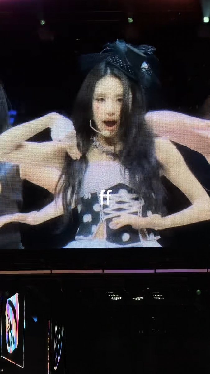CHAEYOUNG NEW OUTFIT FOR SHOOT