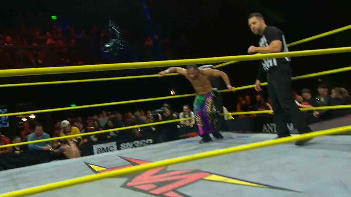 BIG PLAY LEON SLATER! Watch #TNANoSurrender on TNA+: Use code NOSURRENDER26 for one FREE month of TNA+: