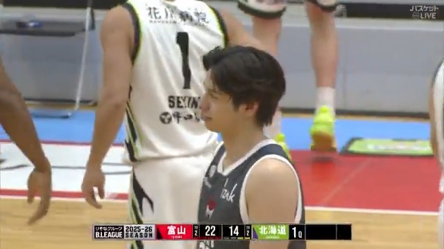 #泉登翔 相手をかわして3Pシュート👌 富山での初得点✨しっかり結果を残す💯 会場も大盛り上がり🙌 #富山グラウジーズ 🆚 #レバンガ北海道 🏀りそなグループ #Bリーグ🏀 B1第23節｜GAME1 #バスケットLIVE ライブ/見逃し配信中📡 B.LEAGUE（Bリーグ） 富山グラウジーズ