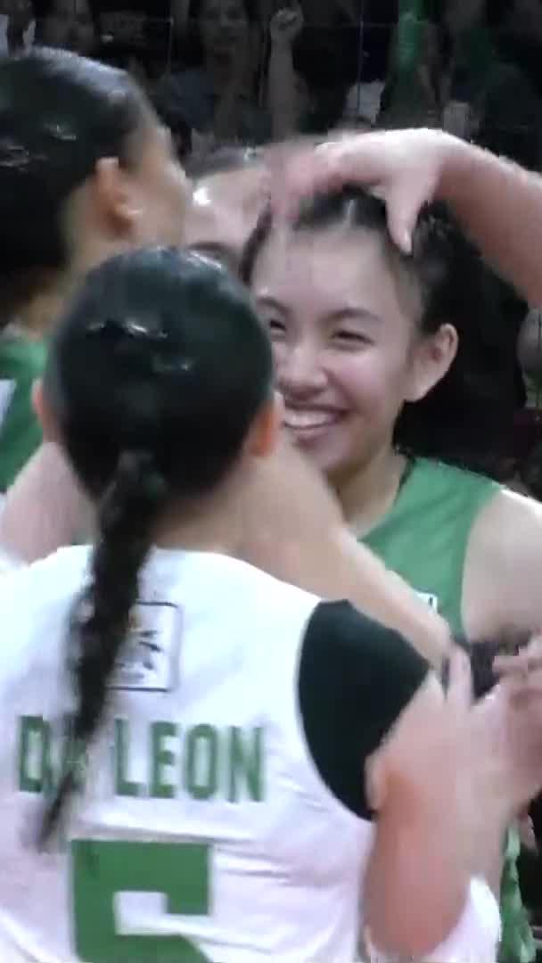 ESHANA MARKS THE SPOT 🎯 No rookie jitters for Eshana Nunag as she outsmarts FEU's defense with a 1-2 drop ball to score for La Salle in the third set in Round 1 of the UAAP Season 88 women's volleyball tournament! #UAAPSeason88 #LegendsStartHere #StrengthInMotionHopeInAction