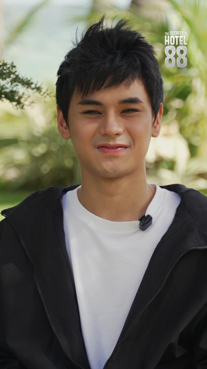 Panibagong sikretong malupit nanaman ang inyong matutuklasan. ๐ Ang paghahanda ni Dustin Yu bilang Edward Arellano ang isa sa sinamantala/saksi/sangkot sa #TheSecretsofHotel88. ๐จ Mapapanood mo na simula March 2 sa GMA Prime at February 23 sa iWant! Mapapanood din ito sa Kapuso Stream, GTV, GMA PinoyTV, and TFC!