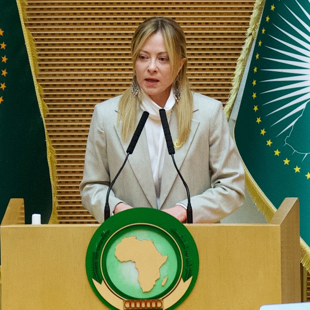 Garantire agli uomini e alle donne del continente africano una libertà spesso negata: quella di scegliere di restare nella propria Nazione per contribuire alla sua crescita, senza essere costretti a lasciarla, pagando spesso trafficanti senza scrupoli e rischiando la vita nel tentativo di attraversare il Mediterraneo. Dal mio intervento all’Assemblea dei Capi di Stato e di Governo dell’Unione Africana.