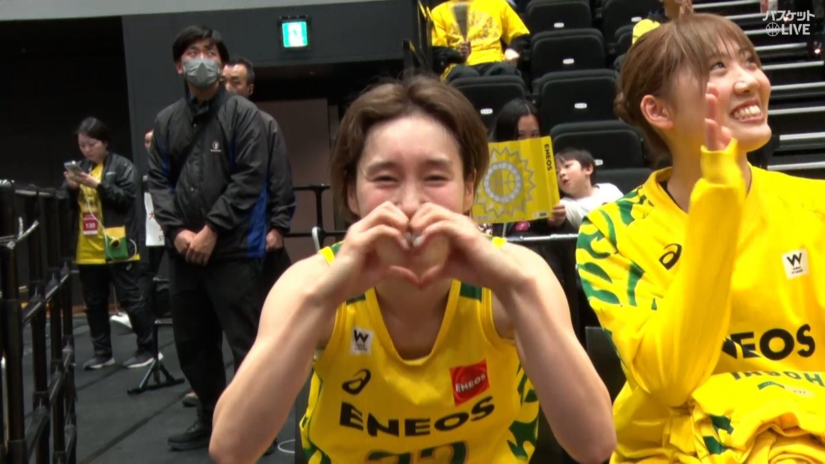 ENEOS、逆転勝利で決勝進出！ #宮崎早織 のラストダンス🌻 明日、ついに最終章へ。 決勝は、皇后杯と同カード―― デンソーと対戦🔥 #富士通レッドウェーブ 🆚 #ENEOSサンフラワーズ #バスケットLIVE 見逃し配信中📡 #大樹生命 #Wリーグユナイテッドカップ #Wリーグ W LEAGUE（Wリーグ） ENEOSサンフラワーズ🌻ENEOS Sunflowers【公式】