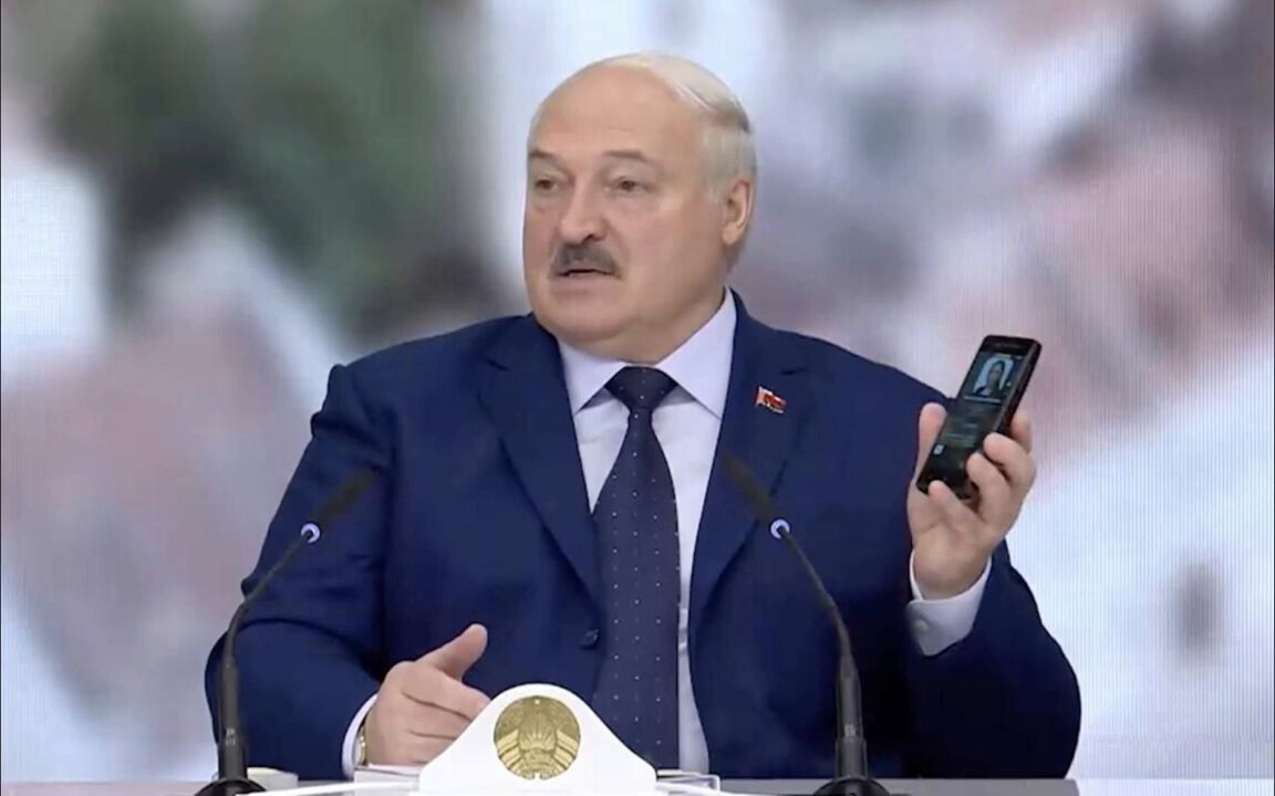 Лукашенко назвал блокировки мессенджеров «дикостью и Средневековьем». Как это понимать? Это он назвал наш Роскомнадзор и чиновников первобытными дикарями?, правильно понимаю?