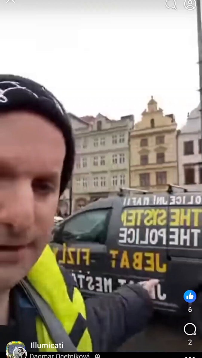 Ano, není v pořádku. Ale u videa konce světa se tím netozptyluji. Mě zajímají nápisky. Jeden z nejlepších kdy v Plzni natočených skečů!