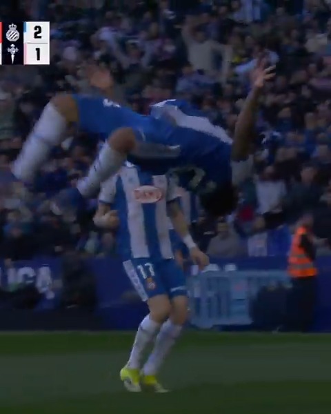 ¡LOCURA EN EL RCDE STADIUM! 🤸 ¡Dolan pone por delante al RCD Espanyol de Barcelona en los últimos instantes del EspanyolCelta! LALIGAEASPORTS | LALIGAHighlights