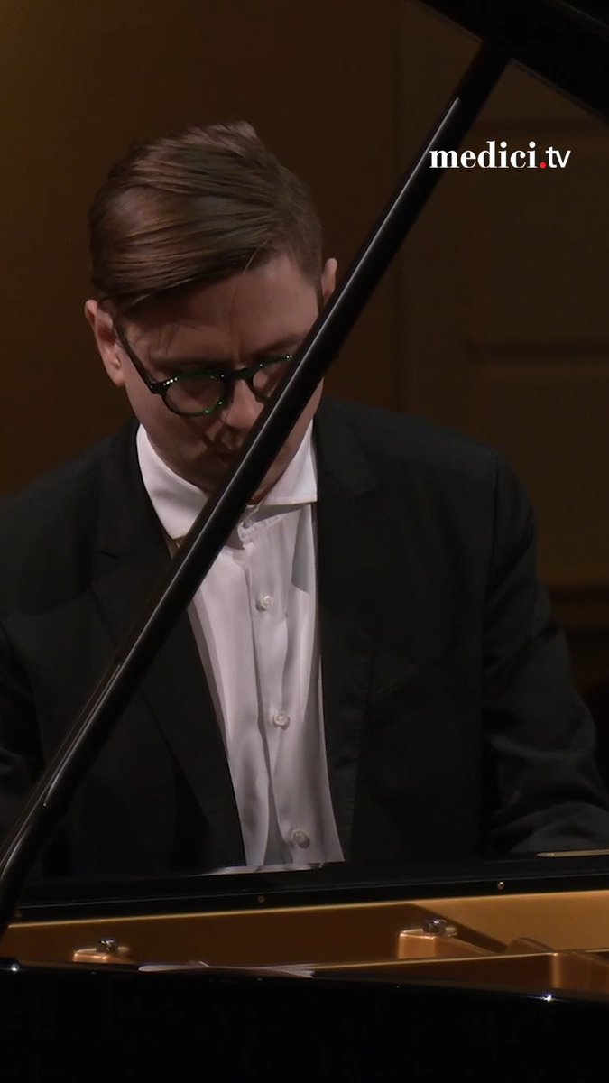 [BIRTHDAY] Happy birthday to one of the most singular and sensitive artists of our time, the Icelandic pianist Víkingur Ólafsson! To celebrate, watch the virtuoso’s performance of Mozart's Piano Concerto No. 24 in C Minor.