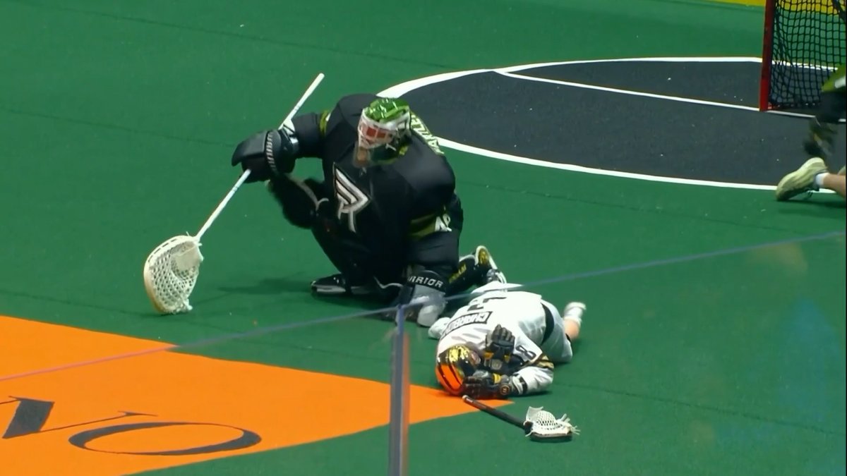 Lacrosse team attacks the goalie after he trucked one of their players, a breakdown