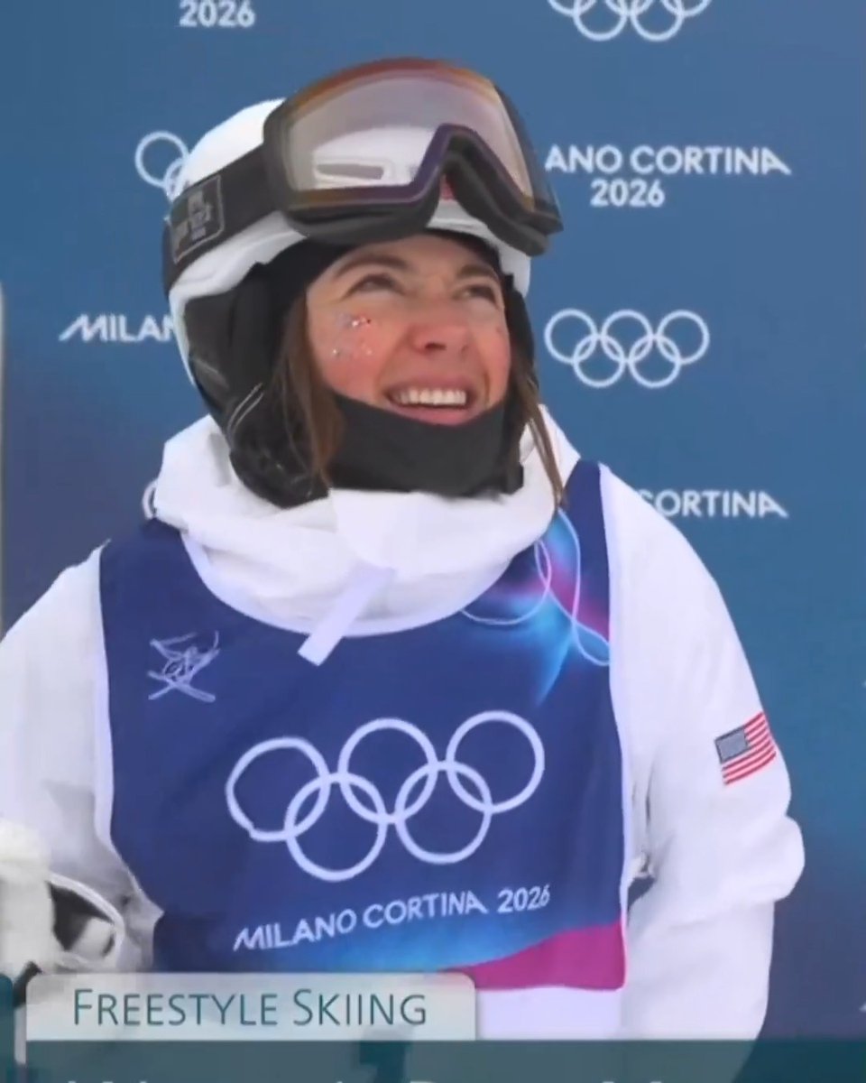 Jaelin Kauf advanced to the Dual Moguls big final after a BIZARRE ending in her semifinal. 😮 Her opponent, Perrine Laffont, was disqualified after skiing around the course control panel. Kauf crashed but managed to complete her run and went on to take the Silver medal.