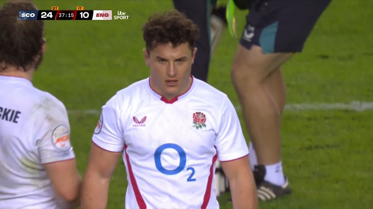 Henry Arundell is given a red card after his second yellow card offence 🟥 England down to 14 for 20 minutes...