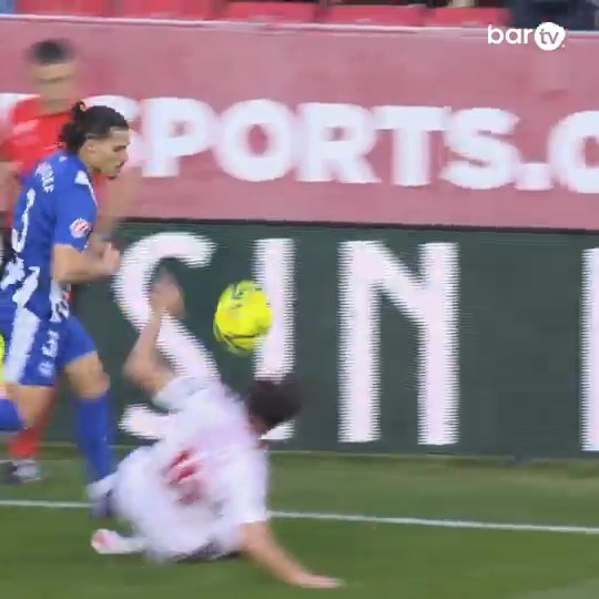 😖 Yusi y el Deportivo Alavés pedían la roja, ¿lo era? #TodoPasaEnTuBar