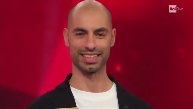 "Federica, mi vuoi sposare?". La proposta di matrimonio a #leredita